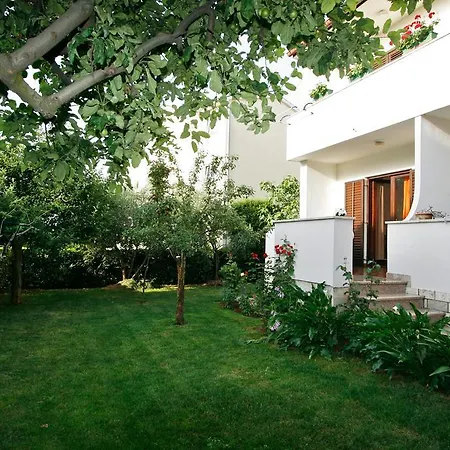 Apartment Nerina *